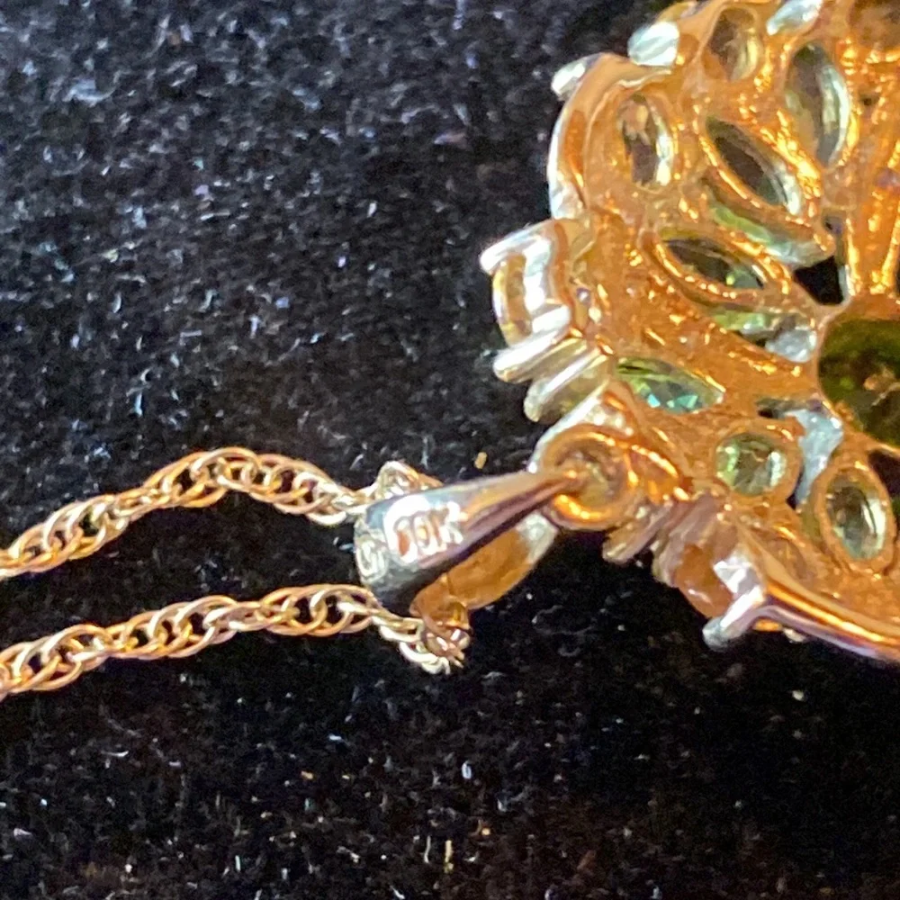 Ten Karat Multi Stone Pendant - Picture 6 of 7